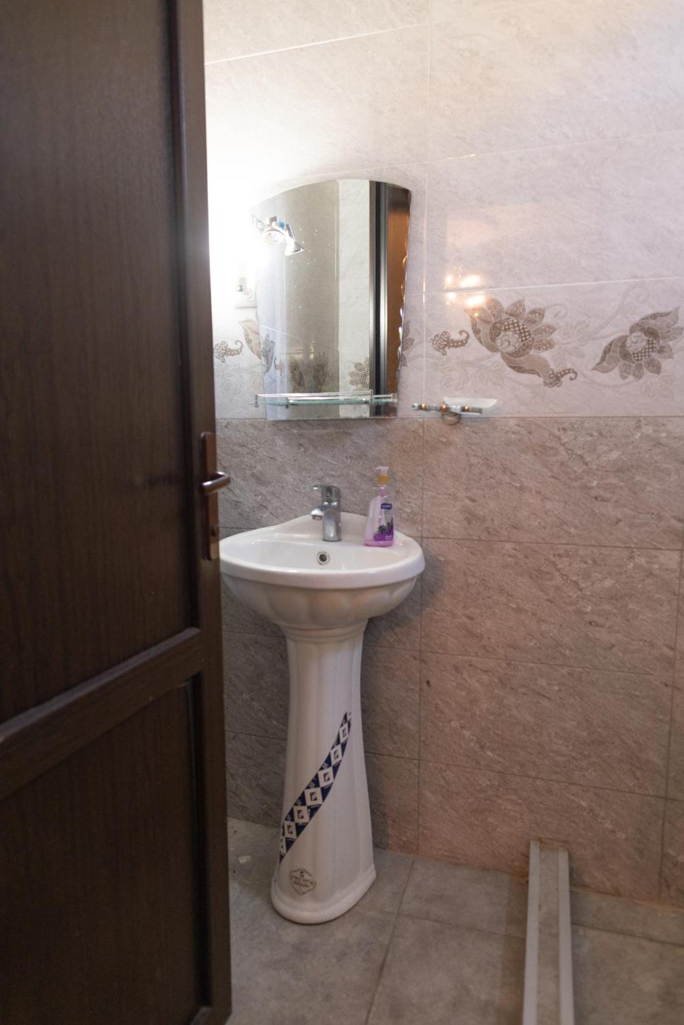 Wine House Otel Tiflis Oda fotoğraf